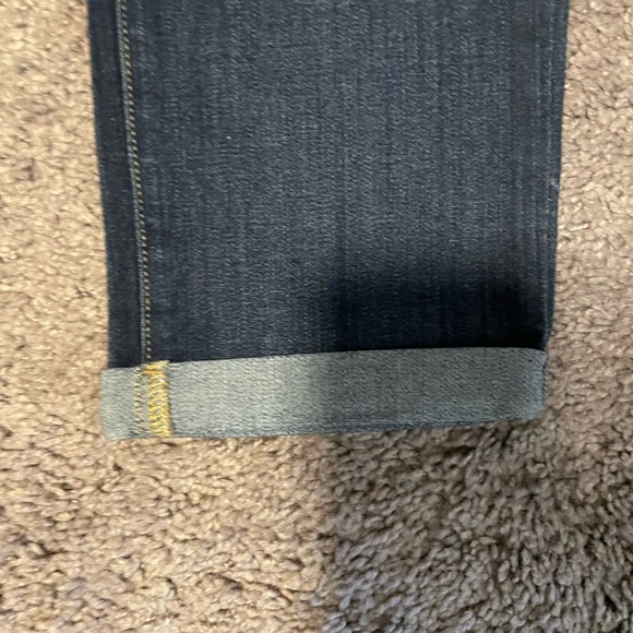 Paige Skyline Crop Jeans. 27 - Picture 3 of 7